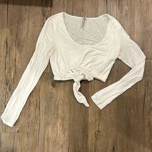 White long sleeve crop top